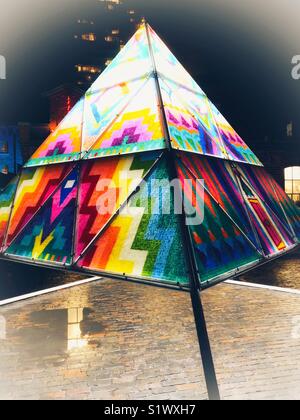 Ein buntes Licht Installation aus Gummibärchen. Stockfoto