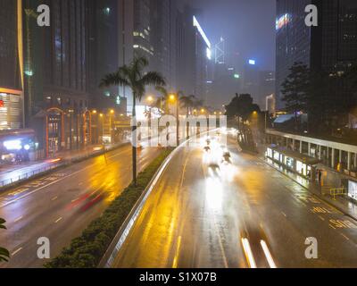 Geschäftsviertel Wanchai, Hongkong bei Nacht Stockfoto