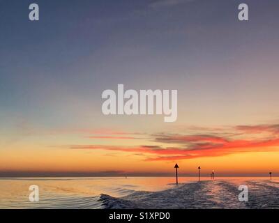 Der Bootsfahrt bei Sonnenuntergang in Hernando Beach, Florida Stockfoto