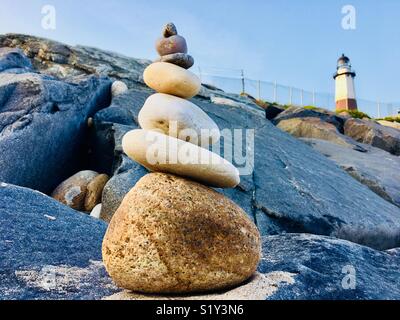 Stein Skulptur am Ufer des Leuchtturm Montauk auf Long Island, Montauk, New York Stockfoto