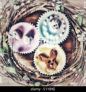 Drei Ostern themed Cupcakes Stockfoto