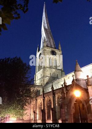 Kirche der Heiligen Dreifaltigkeit mit einem verdrehten Turm, Chesterfield Stockfoto