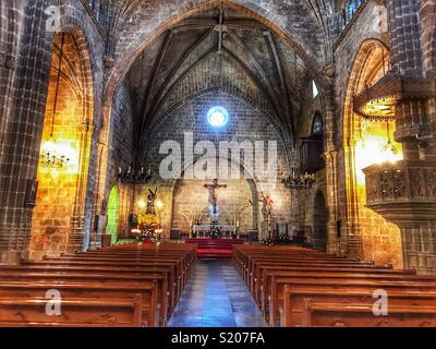 Iglesia-Fortaleza de San Bartolomé oder St. Bartholomäus Church-Fortress in der Altstadt von Javea/Xabia, Provinz Alicante, Comunidad Valenciana, Spanien Stockfoto