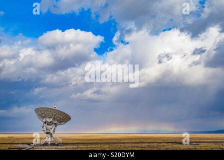 Radio Antenne auf der sehr großen Array in New Mexico Stockfoto
