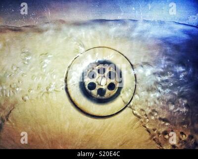 Wasser Sturmwind. ein Abfluss Waschbecken Stockfoto