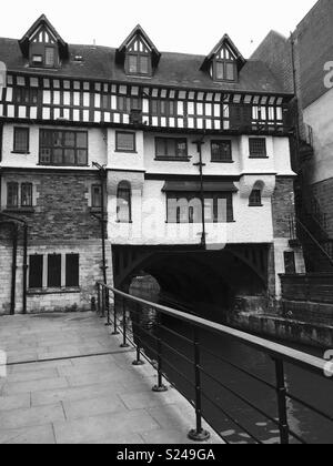 Das Glory Hole und Hohe Brücke in Lincoln, England (älteste Brücke mit Gebäuden in der UK-mittelalterlichen) Stockfoto