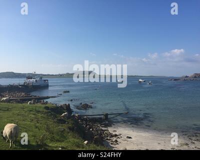 Von Mull mit Blick über die Insel Iona, Schottland. Stockfoto