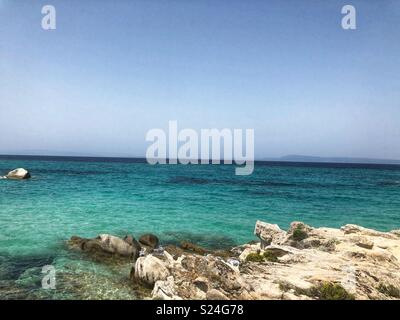 Klippen in der Nähe von Orange Beach Sithonia Chalkidiki Griechenland Stockfoto