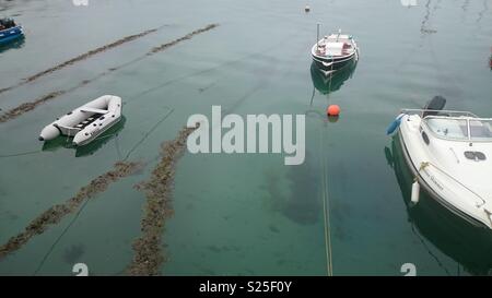 Boote im Hafen von Penzance, Cornwall Stockfoto