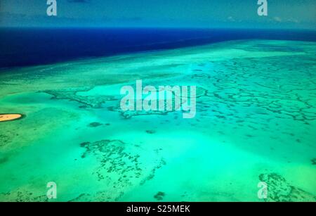 Anzeigen von Gladstone, Queensland, Australien, aus der Luft auf dem Weg zum Great Barrier Reef. Stockfoto