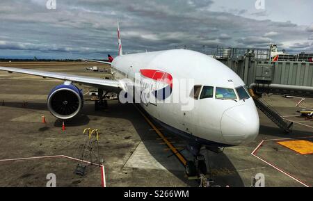 Boeing 777 Jet von British Airways am Flughafen Seattle-Tacoma betrieben Stockfoto