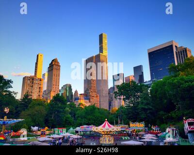 Viktorianischen Gärten Karneval ist ein Vergnügungspark im südlichen Teil des Central Park im Sommer, NEW YORK CITY, USA Stockfoto