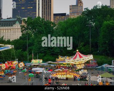 Viktorianischen Gärten Karneval ist ein Vergnügungspark im südlichen Teil des Central Park während der Sommermonate, NYC, USA Stockfoto