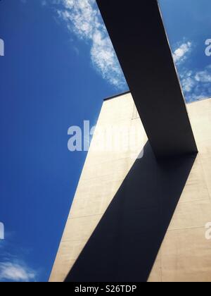 Städtische Spiel der Lichter und Schatten Stockfoto