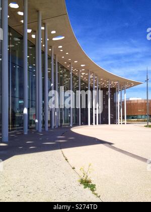 Neue Medizin Universität, Occitanie tram station, Montpellier Frankreich Stockfoto