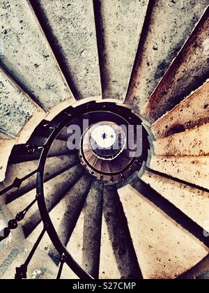 Wendeltreppe von unten gesehen an der Vizcaya Museum in Coconut Grove, Miami, Florida Stockfoto