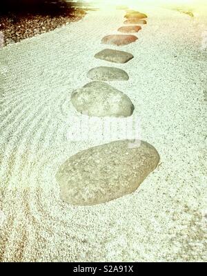 Trittsteine in einem japanischen Garten Stockfoto