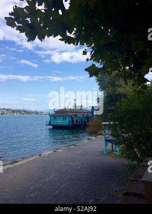 Blick in Thalwil Badi oder Baden Haus am Zürichsee oder am Zürichsee in der Schweiz Stockfoto