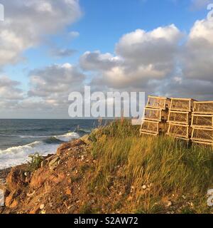 Hummerfallen am Strand an der angenehmen Bay in Cape Breton Island Kanada Stockfoto