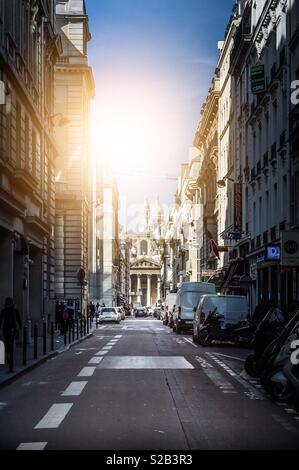 Paris, Frankreich, 17. April 2018: Rue Laffitte (Montmartre) während der Woche Stockfoto