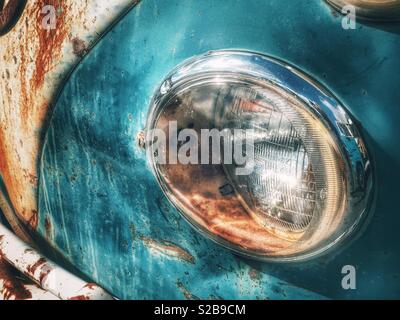 Crusty vintage VW Bus Scheinwerfer Stockfoto
