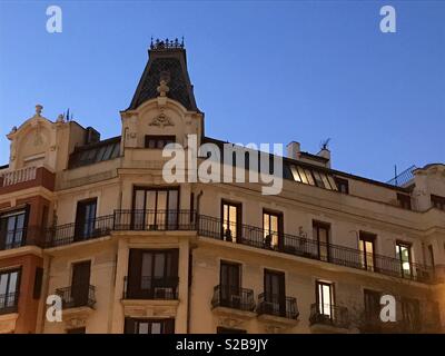 Fassade des Luxus haus, Nacht. Stockfoto