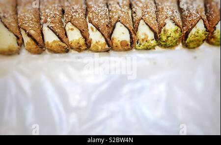 Gruppe von köstliche sizilianische Cannoli Stockfoto