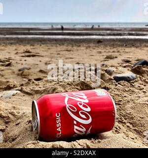 Coca Cola am Strand Stockfoto