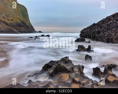 Mewslade Strand, Gower, Wales, eingehende morgen Tide, November. Stockfoto