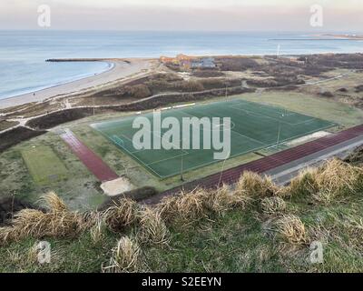 Die einzige Fußball-Feld auf der Insel Helgoland, Deutschland. Stockfoto