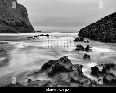 Flut an Mewslade Strand, Gower, Wales, November. Stockfoto