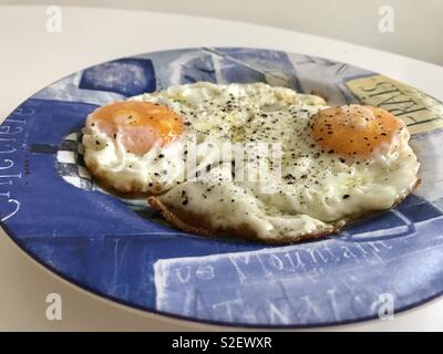 Zwei Eiern sonnigen Seite nach oben Stockfoto
