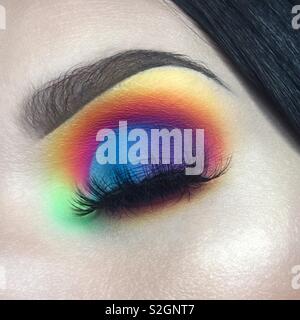 Nahaufnahme Regenbogen Augen Make-up Stockfoto