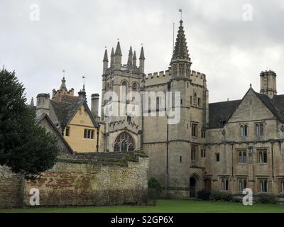 Der Oxford Dreaming Spires. Türme und Zinnen am Magdalen College, Oxford, von St. Swithun's Quad. Stockfoto