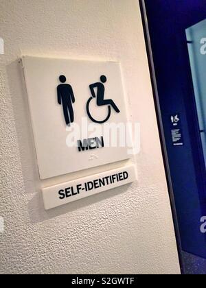 Selbst identifizierten öffentlichen Herrentoilette, New York City, USA Stockfoto