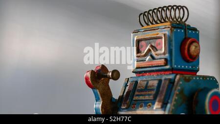 Vintage wind-up Roboter Spielzeug sammelbares aus der Kindheit Stockfoto