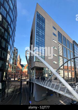 Brücke außerhalb Piccadilly Station, die zu der Canal Street, Manchester Stockfoto