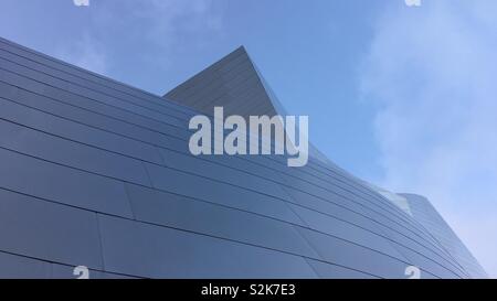 LOS ANGELES, Ca, März 2019: Abstract Detail der Walt Disney Concert Hall, entworfen vom Architekten Frank Gehry, und liegt in der Innenstadt Stockfoto