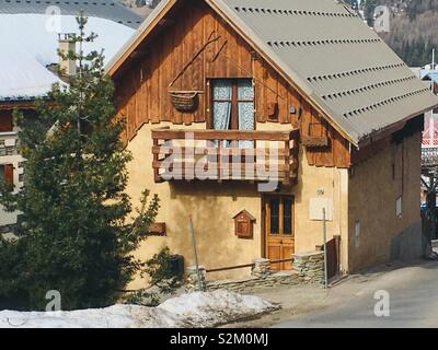 Berghütte. Alpe d'Huez, Frankreich Stockfoto