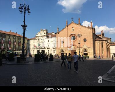 Piazza San Secondo und Kirche, die Stadt Asti, Piemont, Italien Stockfoto