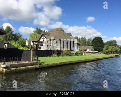 Haus auf Norfolk Broads Stockfoto