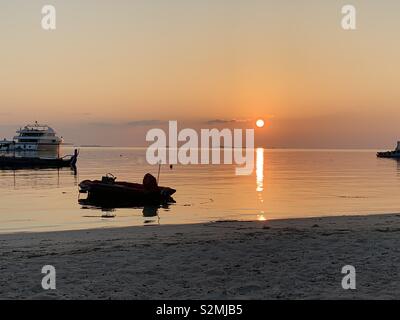 Sonnenuntergänge auf den Malediven Stockfoto