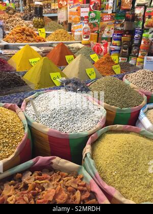 Lebensmittel für den Verkauf in den Basar in Sulaymaniyah, Irak Stockfoto