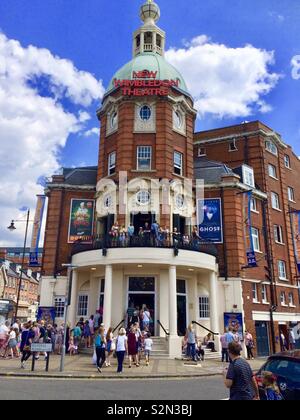 Wimbledon, UK - Juli 2016: New Wimbledon Theatre beim zeigen Chitty Chitty Bang Bang. Stockfoto