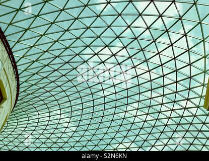 British Museum Great Court aus Stahl und Glas Decke, London, UK Stockfoto