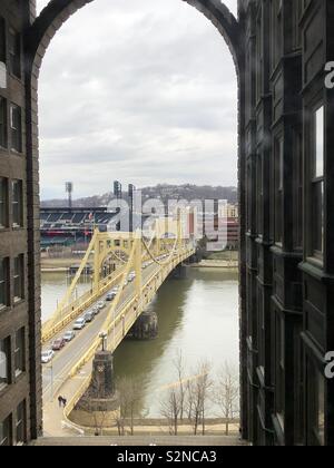 Roberto Clemente Brücke Pittsburgh Pennsylvania von oben Stockfoto