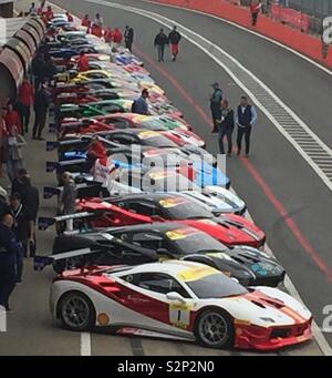 Ferrari Rennwagen in Brands Hatch Stockfoto