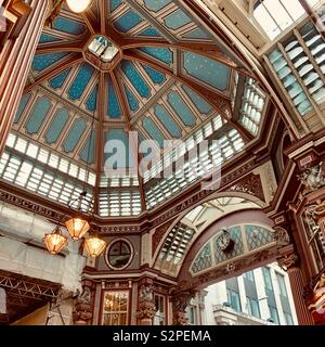 London, Großbritannien - 6. Juni 2019: Inside Leadenhall Market in der Londoner City. Stockfoto