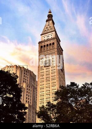 Schreibtisch Schoß des einen Madison, MetLife Turm gegenüber vom Madison Square, Park am 23 St. in Midtown Manhattan, New York City, USA Stockfoto
