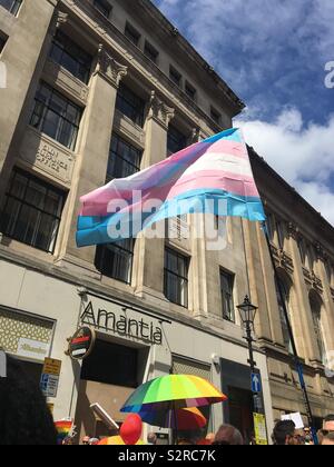 Transgender stolz Flagge in Birmingham Stolz 2019 Stockfoto